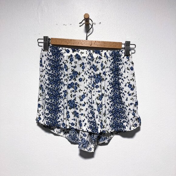 2 FOR $15 Brandy Melville Shorts - Picture 3 of 13
